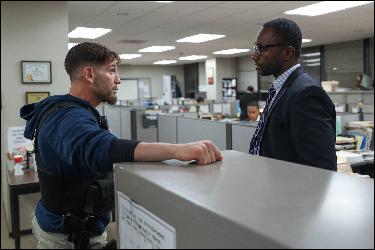 We-Own-This-City-Jon-Bernthal-Jamie (1650x1100, 141 kБ...)